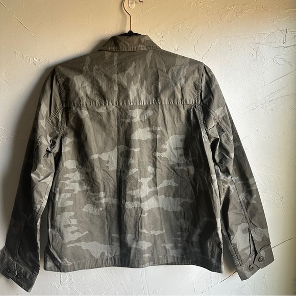 Vuori Women’s Ripstop Jacket Oregano Camo Size S Hiking and Outdoor Jacket - Picture 3 of 12